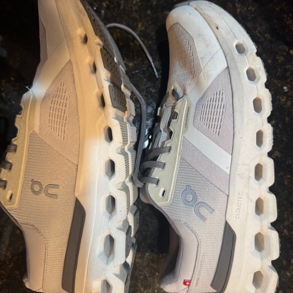 On Cloud 6 White/Grey